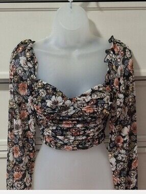 Forever 21 Floral Long Sleeve Blouse